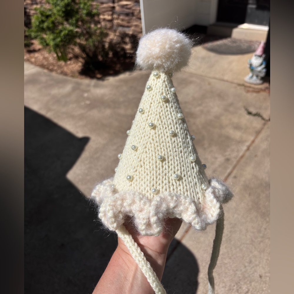 NWT Hand Knit Party Hat in Cream with Faux Pearls and Pom Pom One Size Fits Most - Picture 11 of 11